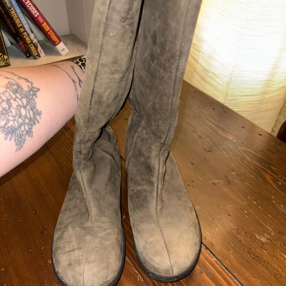 Womens Teva Boots - Picture 2 of 5